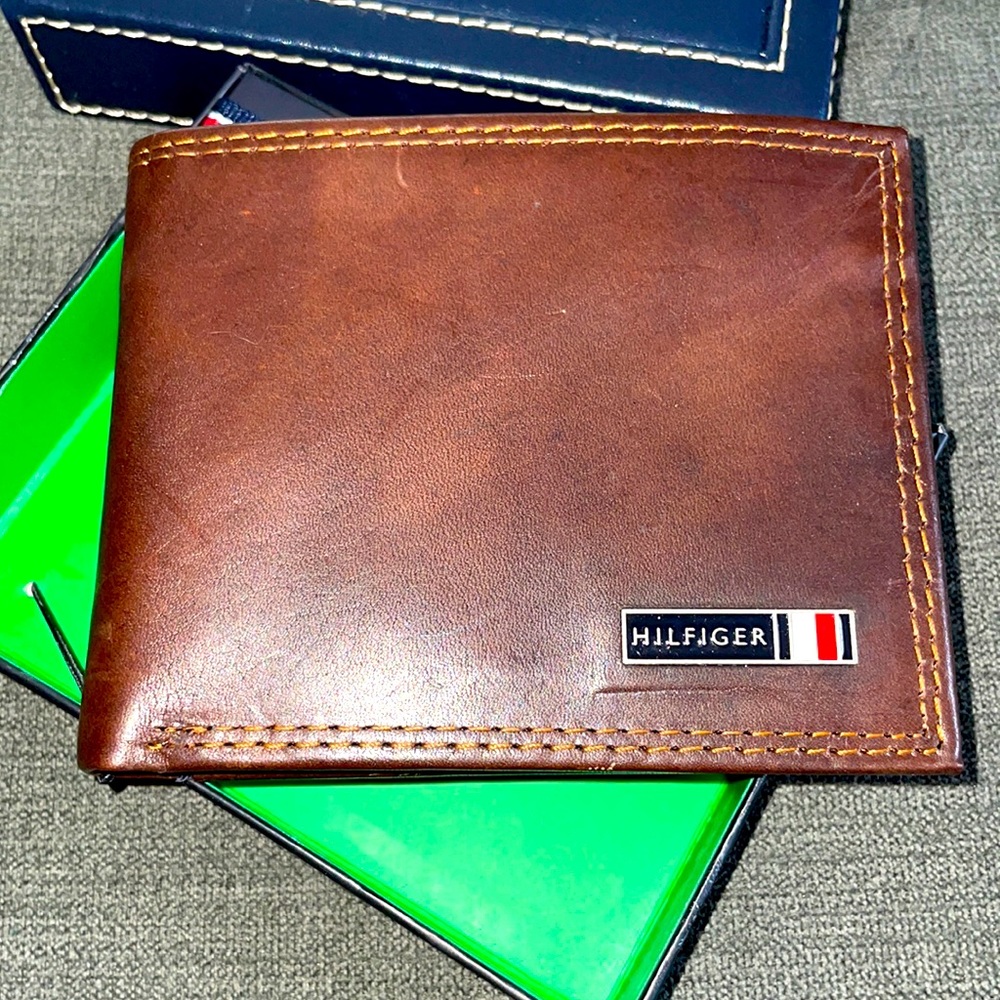Tommy Hilfiger Brown Leather Slimfold Wallet NEW